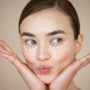 Contorno de Ojos con Licopeno